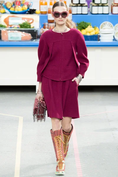 Look 28